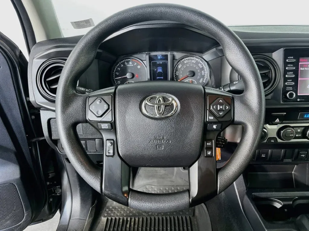 Toyota Tacoma photo 13