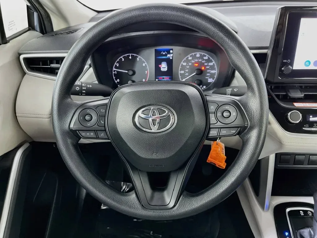 Toyota Corolla Cross photo 11