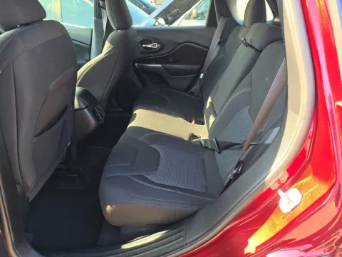 More photos of 2020 Jeep Cherokee Latitude at Clement Supercenter, MO