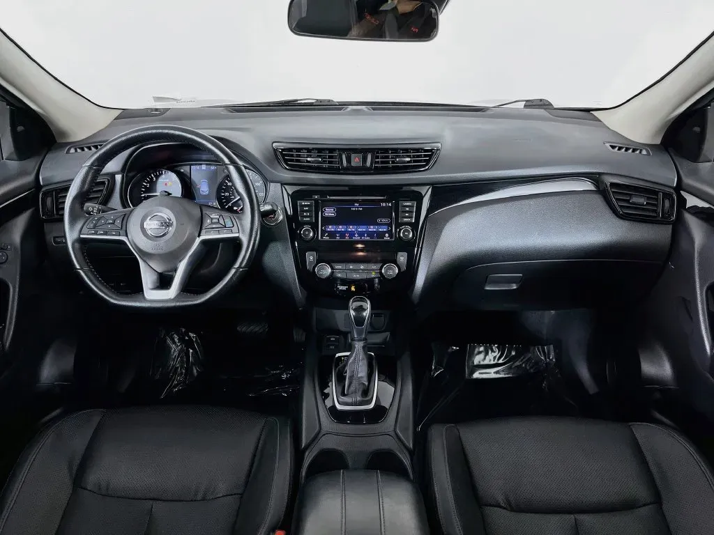Nissan Rogue Sport photo 10