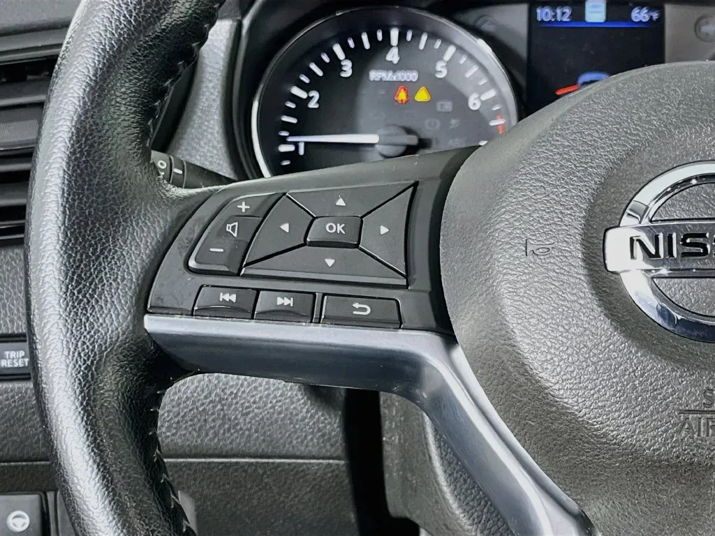 Nissan Rogue Sport photo 13