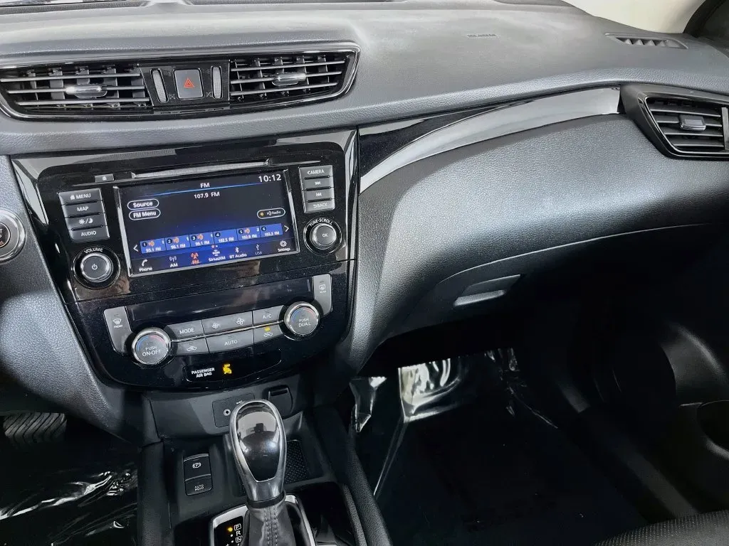 Nissan Rogue Sport photo 17