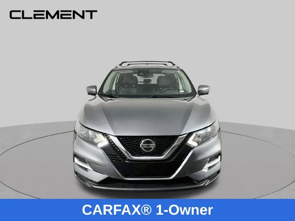 Nissan Rogue Sport photo 2