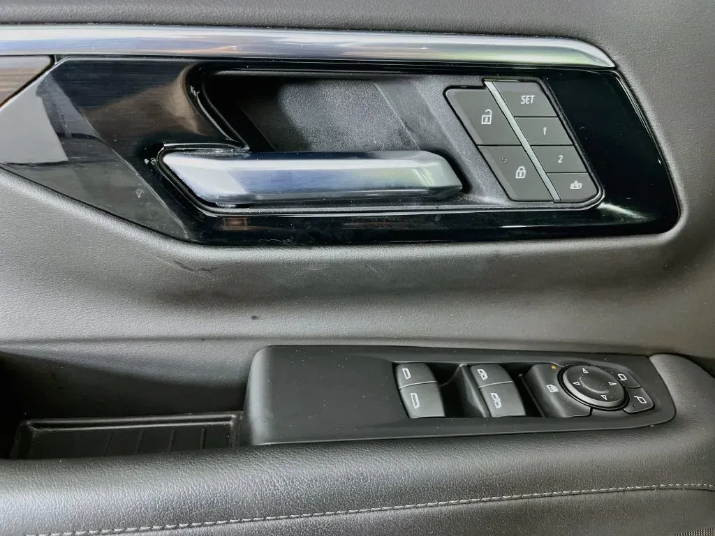 Chevrolet Tahoe photo 21