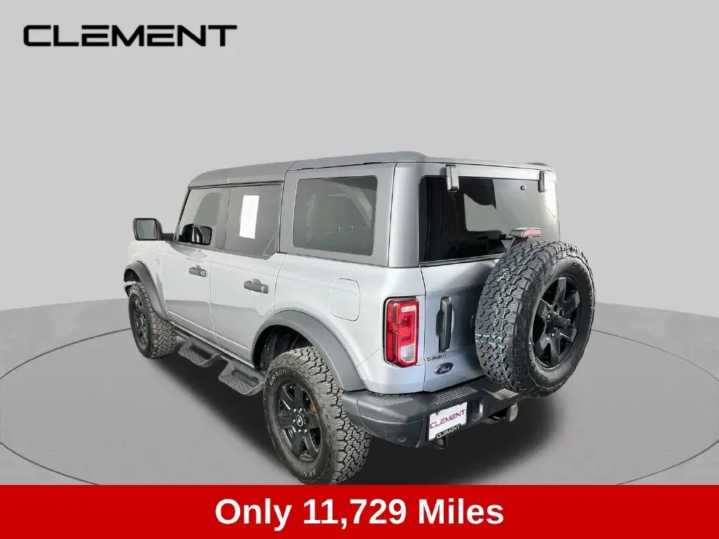 Ford Bronco photo 8