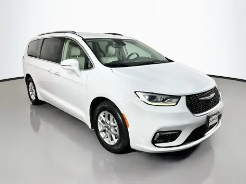 Another view of 2021 Chrysler Pacifica Touring L for sale in St. Charles, MO at Clement Supercenter