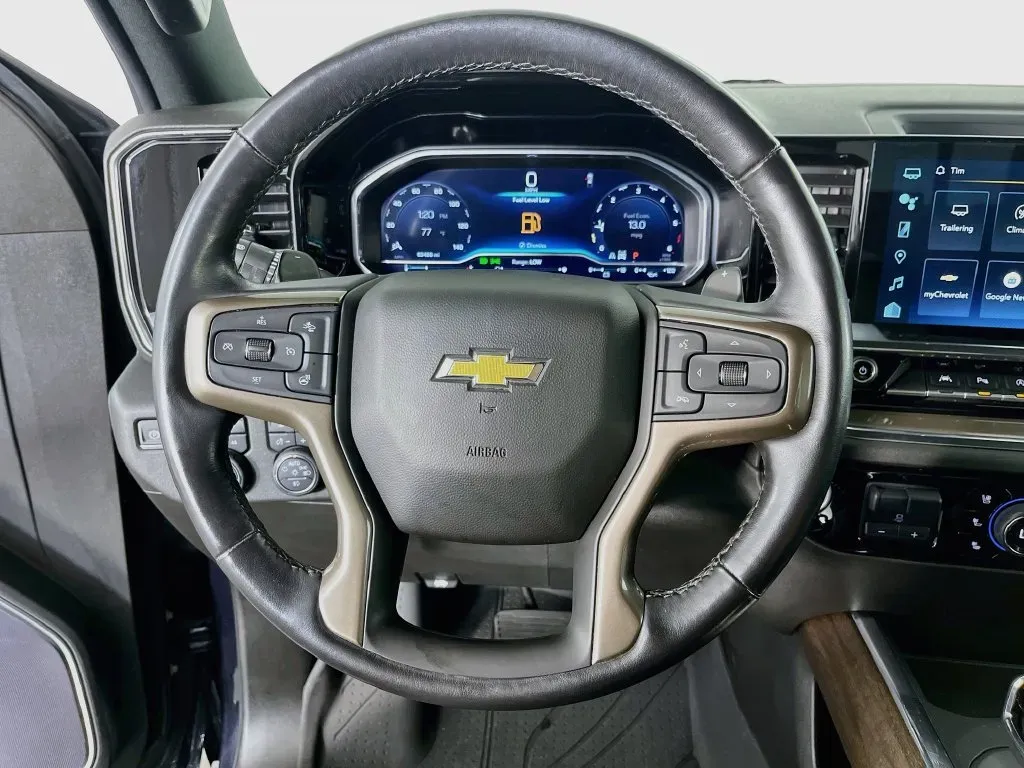 Chevrolet Silverado photo 13