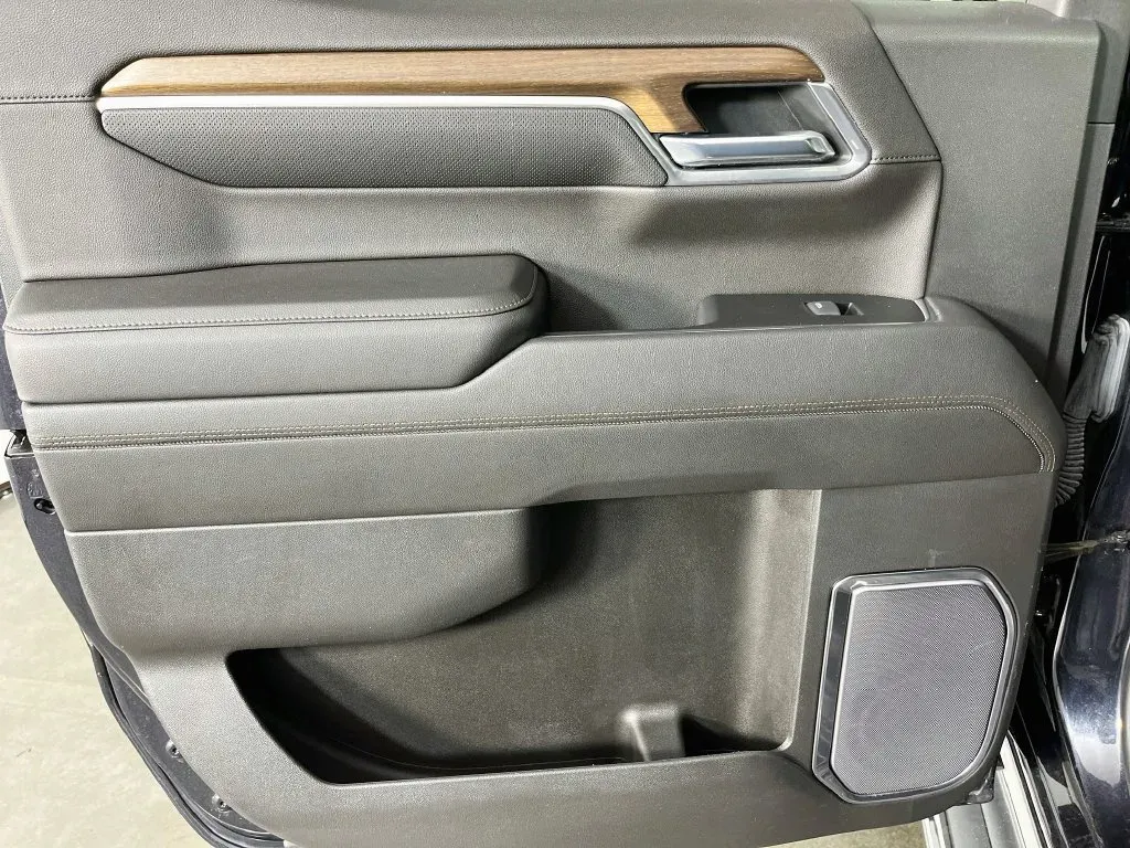 Chevrolet Silverado photo 31