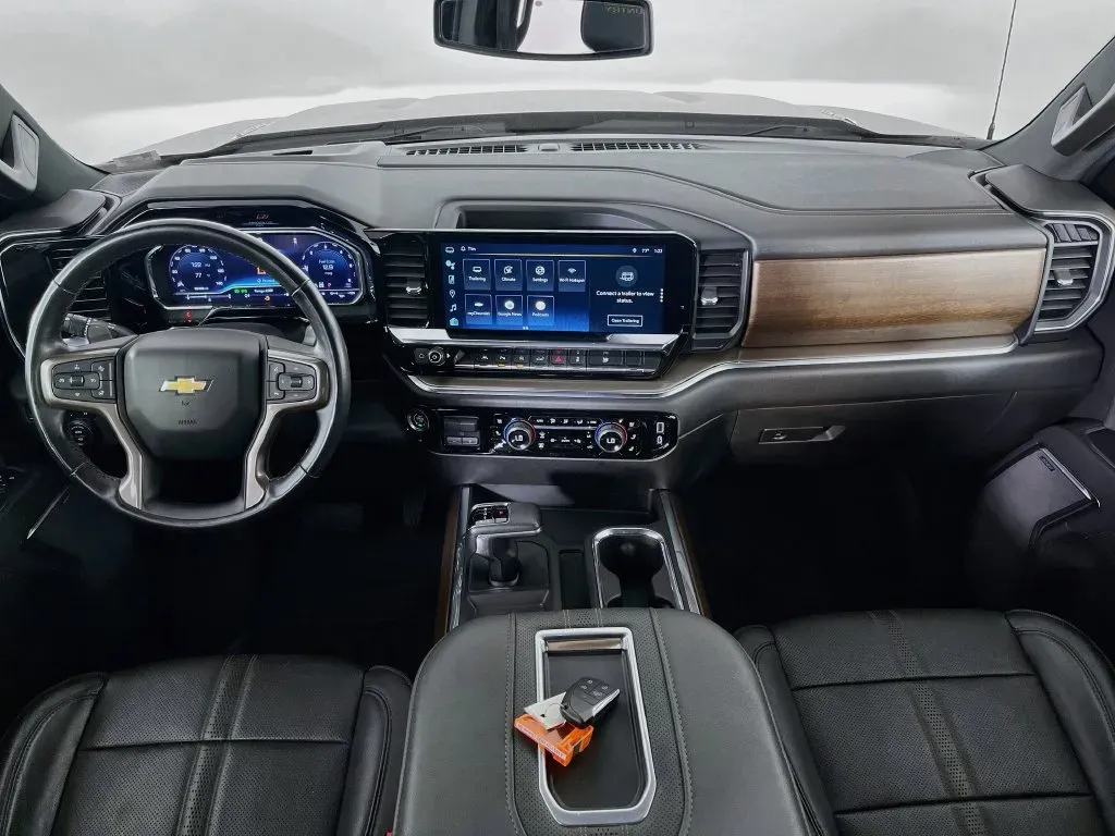 Chevrolet Silverado photo 10