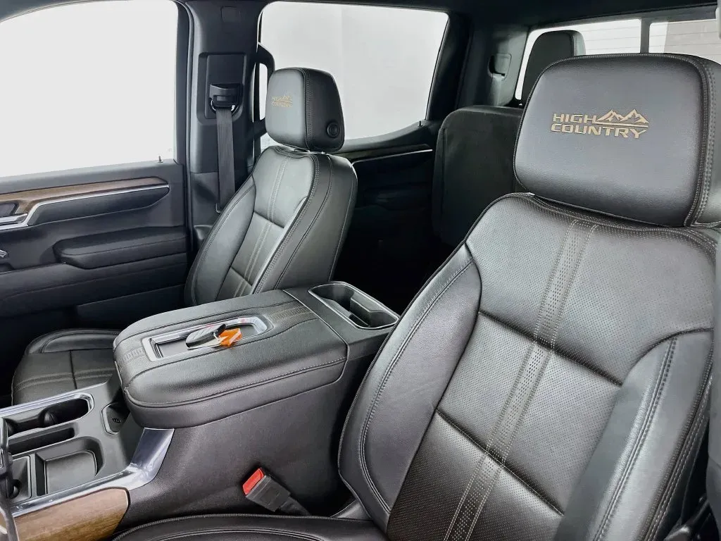 Chevrolet Silverado photo 29