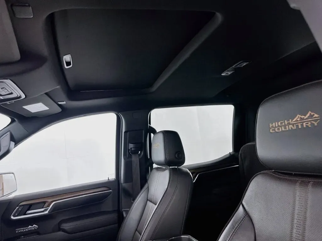Chevrolet Silverado photo 23