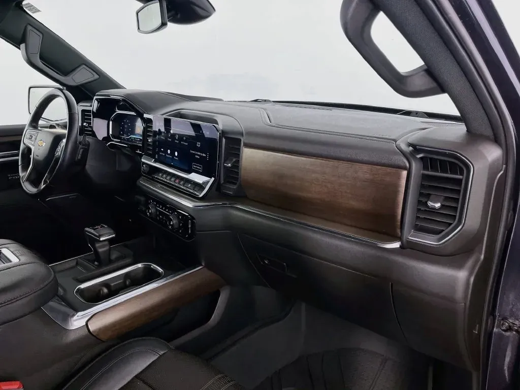Chevrolet Silverado photo 37