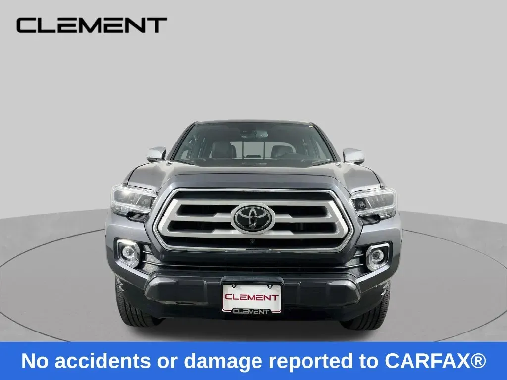 Toyota Tacoma photo 2
