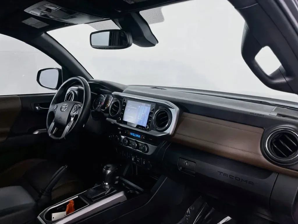 Toyota Tacoma photo 35