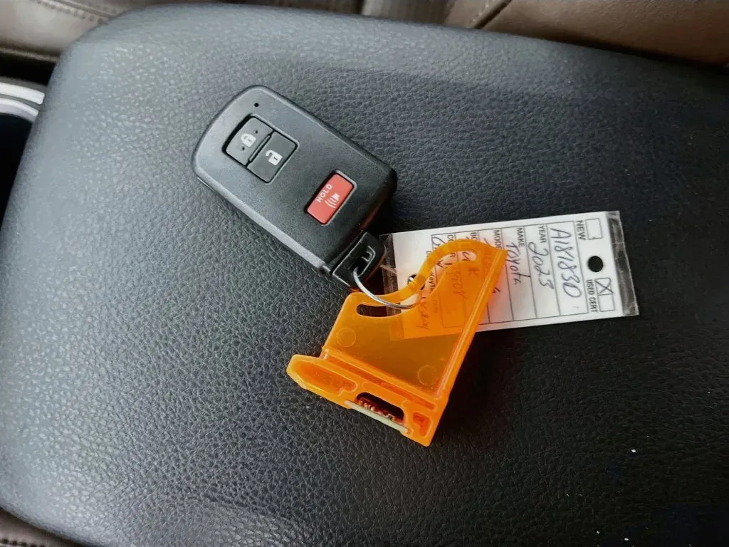 Toyota Tacoma photo 23