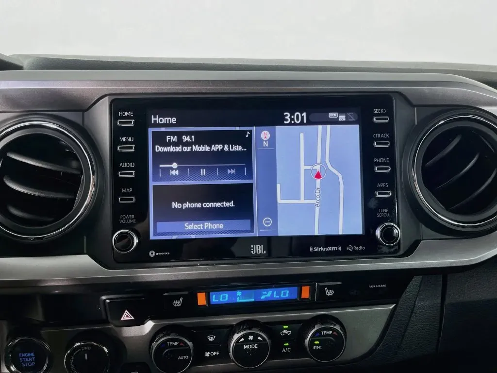 Toyota Tacoma photo 18