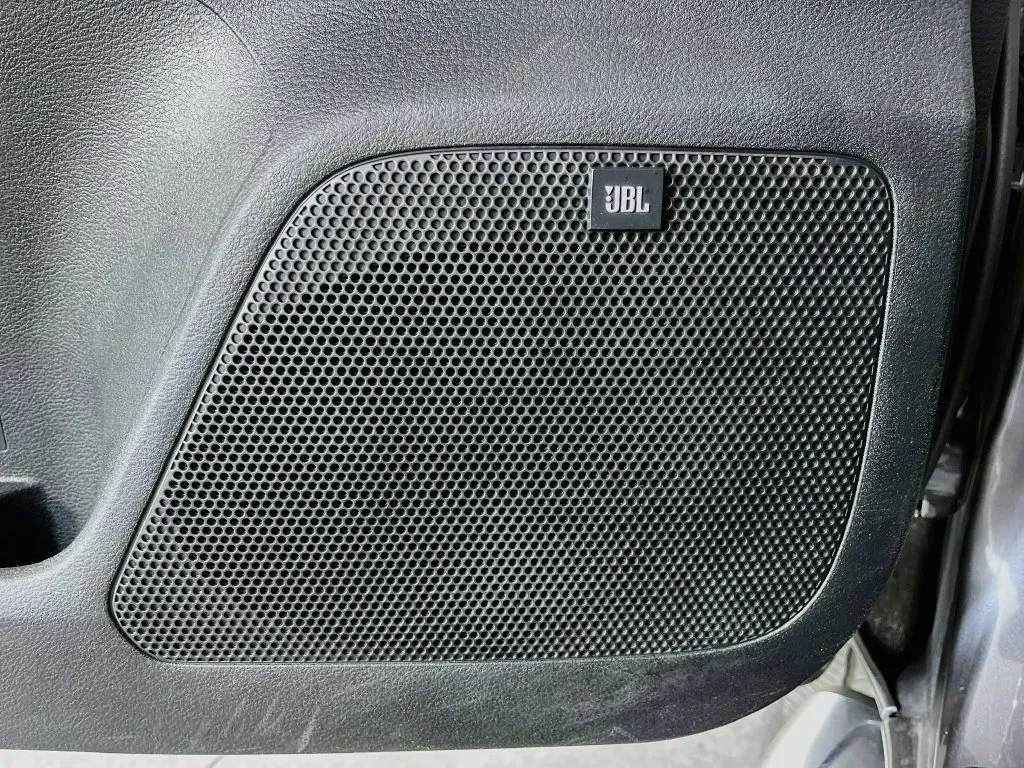 Toyota Tacoma photo 26