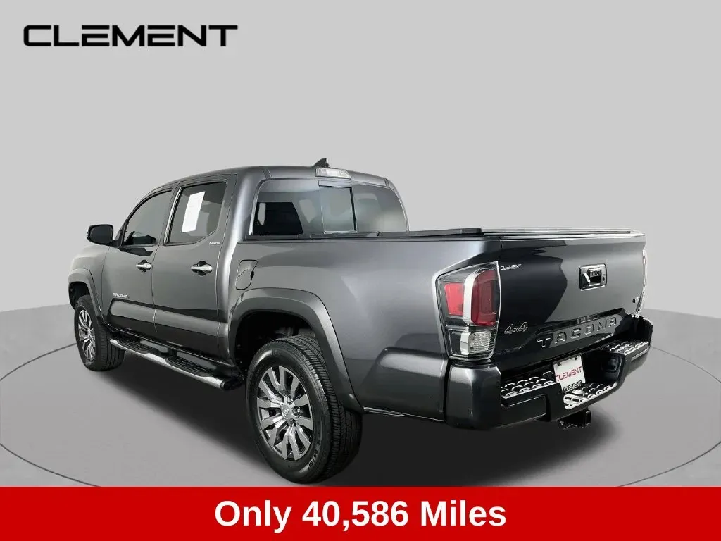 Toyota Tacoma photo 8