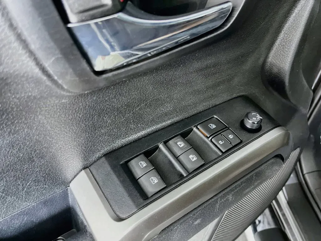 Toyota Tacoma photo 27