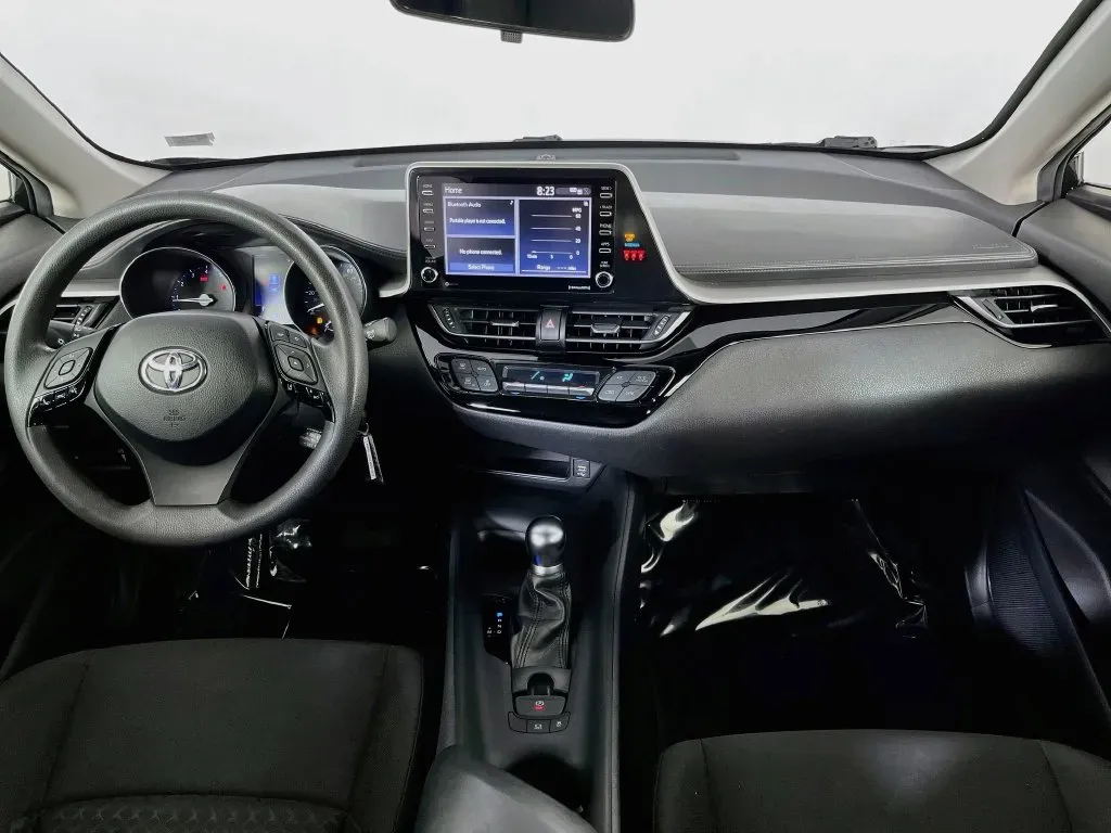 Toyota C-HR photo 22