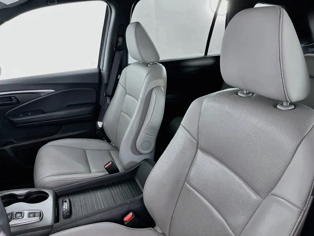 Honda Passport photo 26