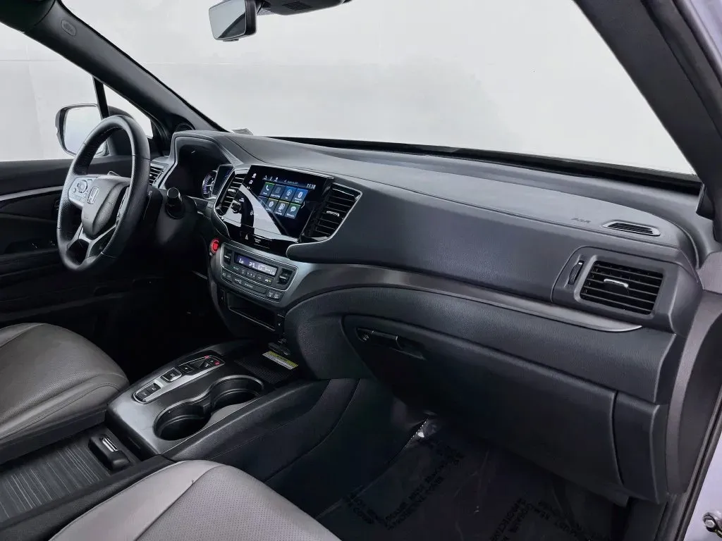 Honda Passport photo 32