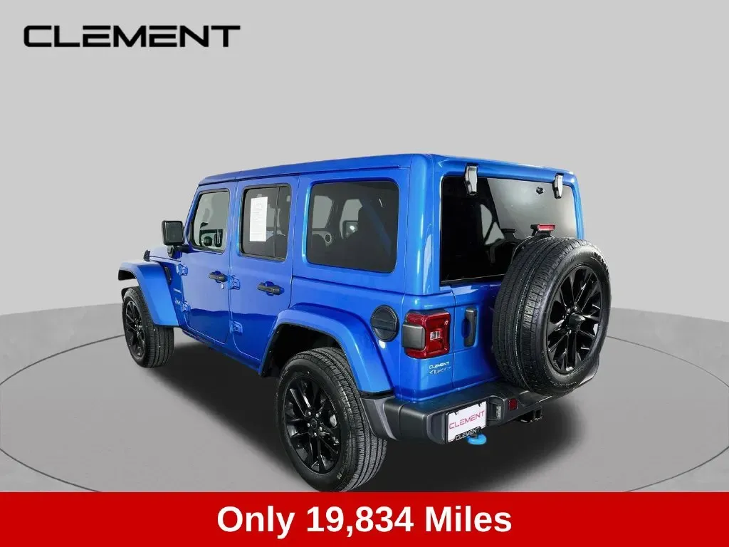 Jeep Wrangler photo 8
