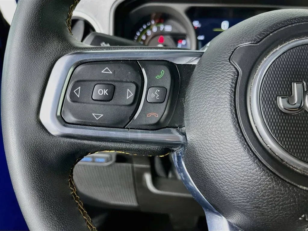 Jeep Wrangler photo 14