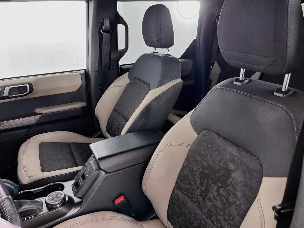Ford Bronco photo 26