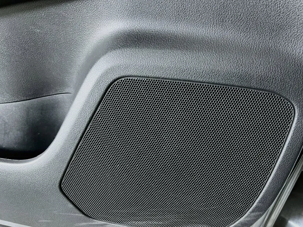 Lexus TX photo 26