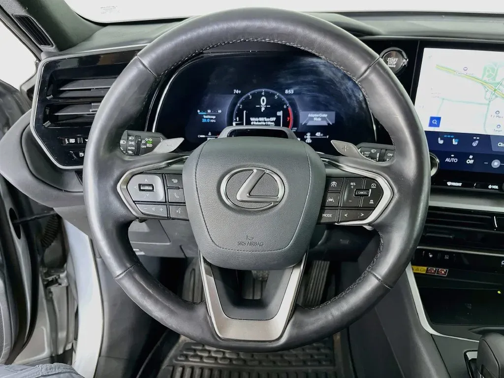 Lexus TX photo 13