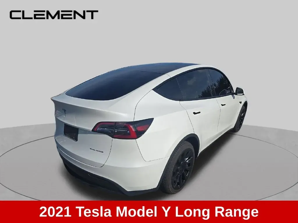 Tesla Model Y photo 6