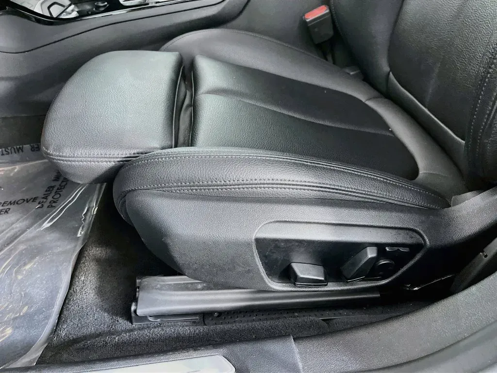 BMW 2 Series photo 26