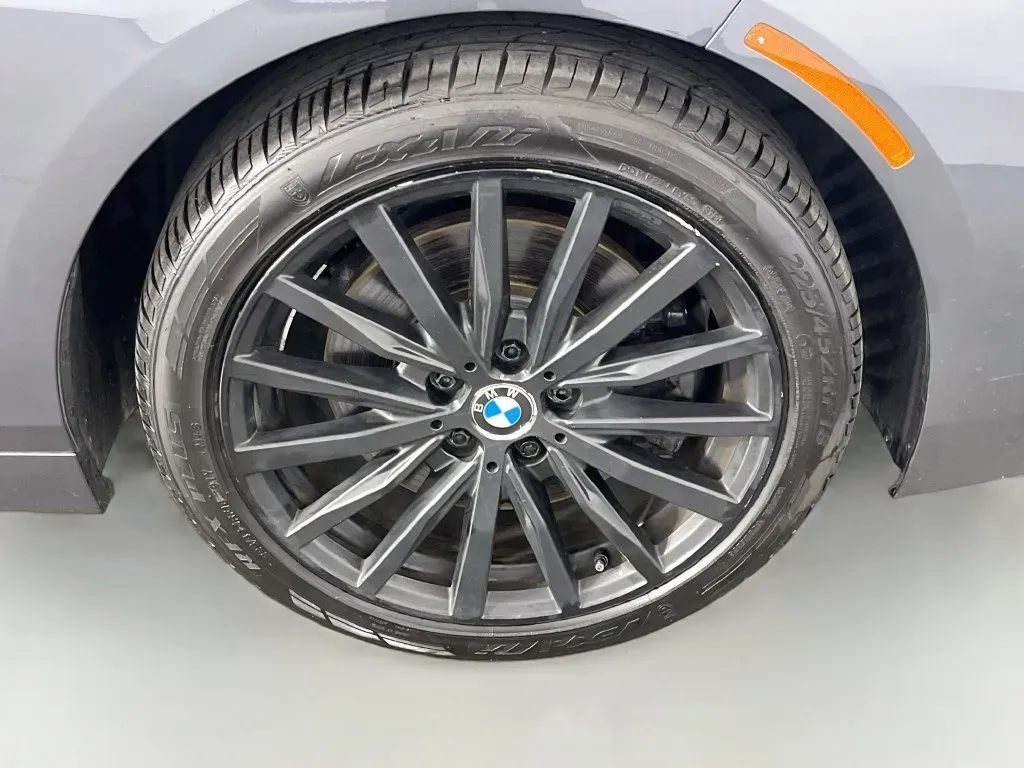 BMW 2 Series photo 35