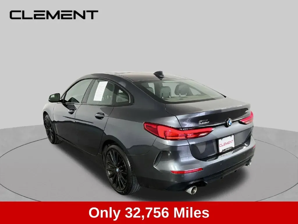 BMW 2 Series photo 8