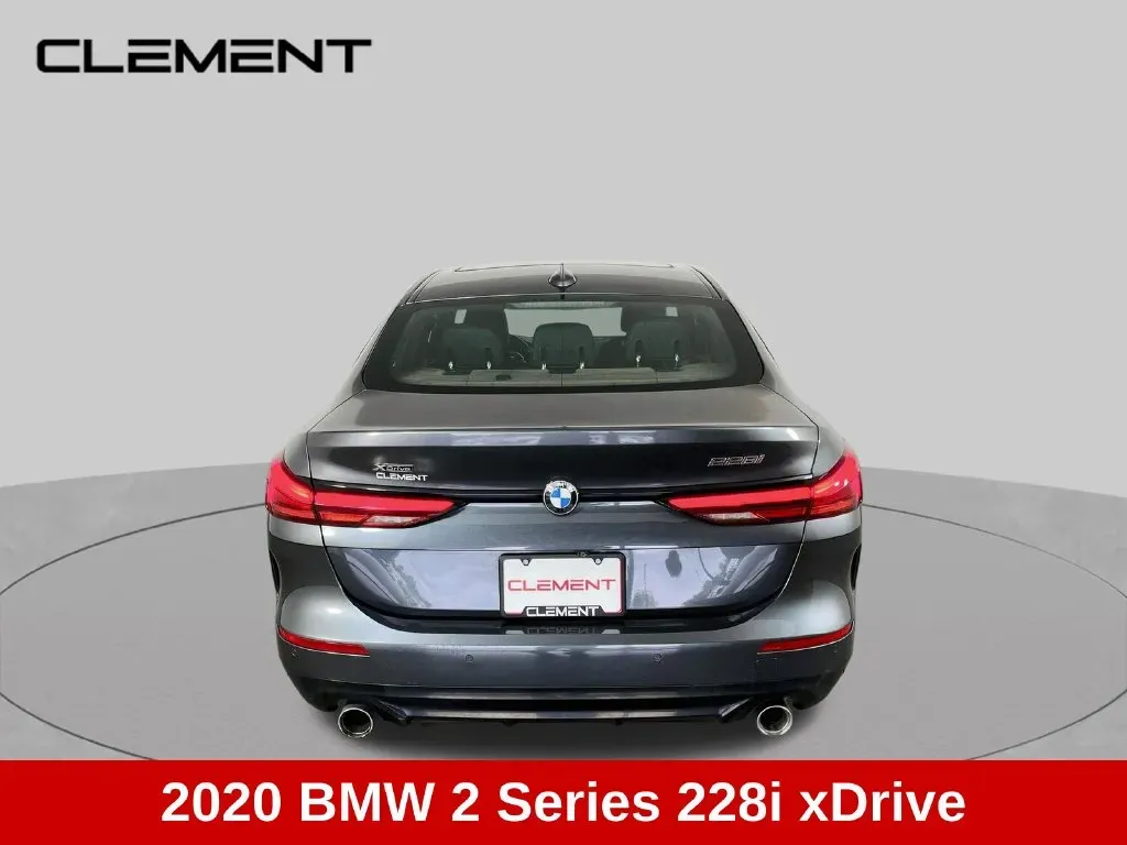 BMW 2 Series photo 7