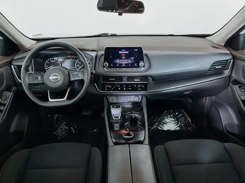 Nissan Rogue photo 10