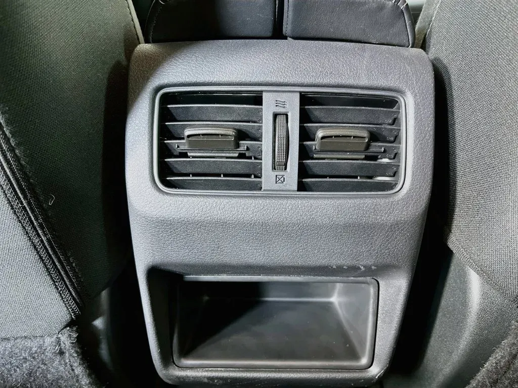 Nissan Rogue photo 28