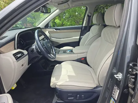 Another view of 2021 Hyundai Palisade Limited for sale in St. Charles, MO at Clement Supercenter