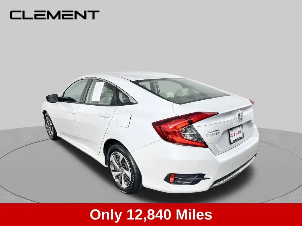 Honda Civic photo 8