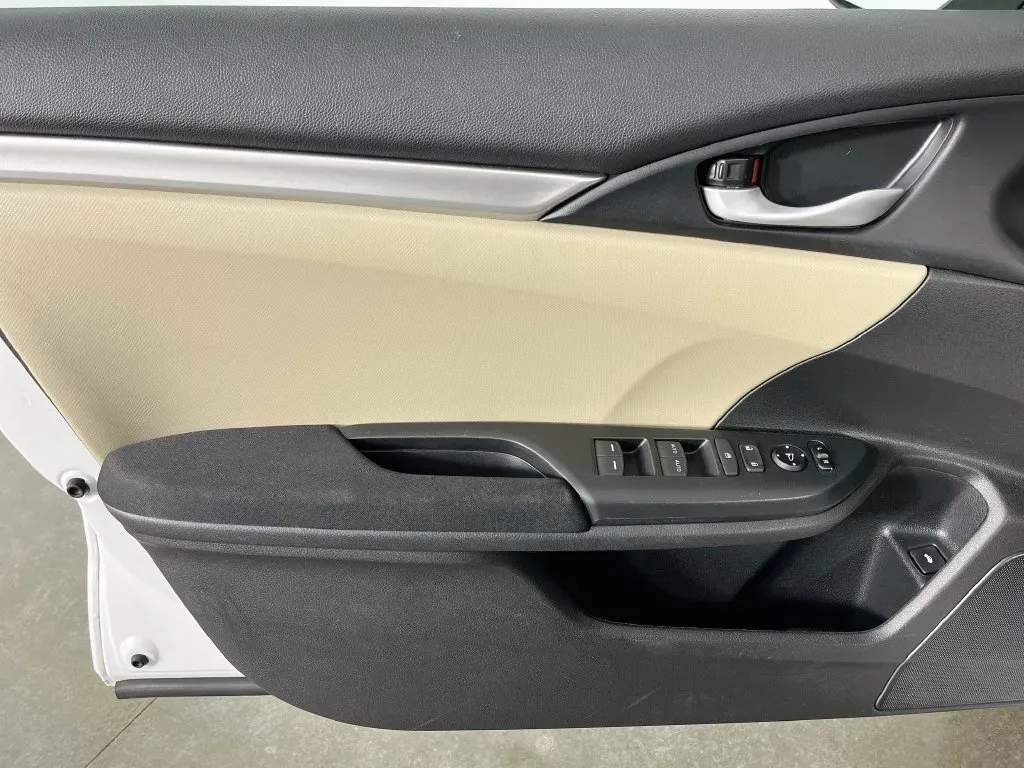 Honda Civic photo 19
