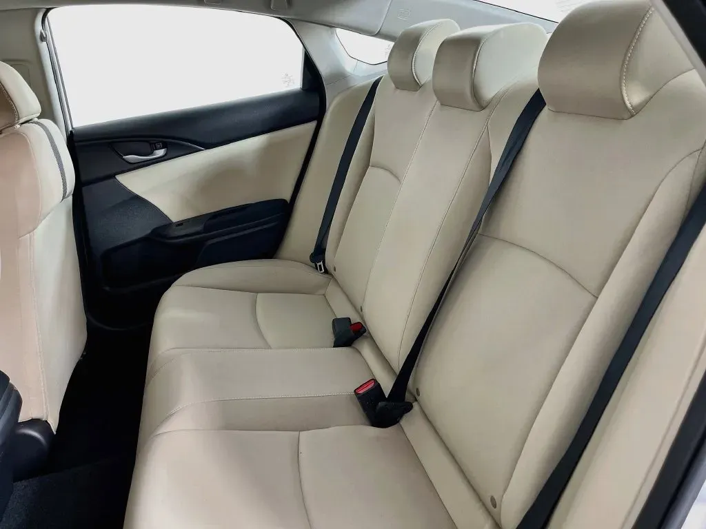 Honda Civic photo 23