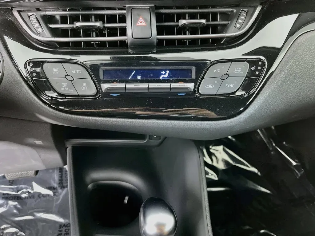 Toyota C-HR photo 19