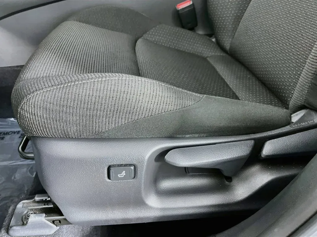 Toyota C-HR photo 23