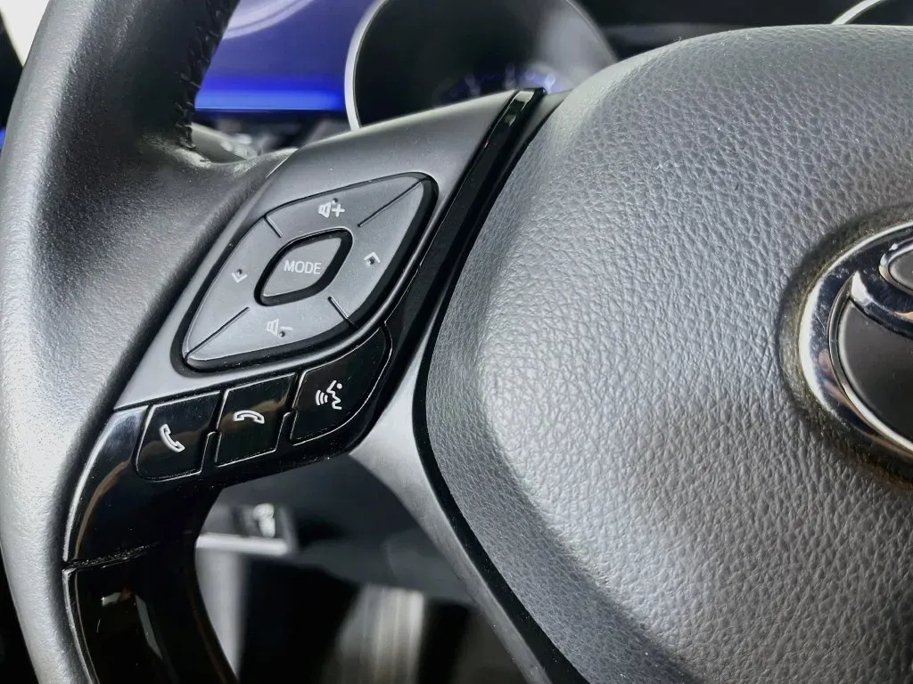 Toyota C-HR photo 14