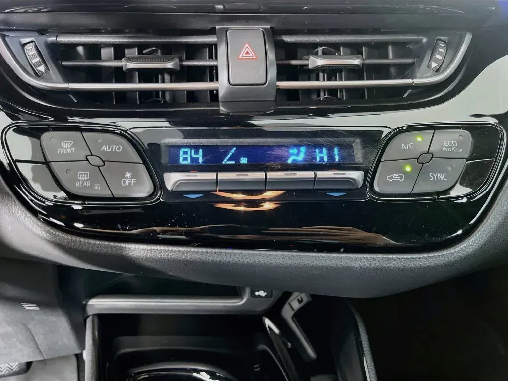 Toyota C-HR photo 20