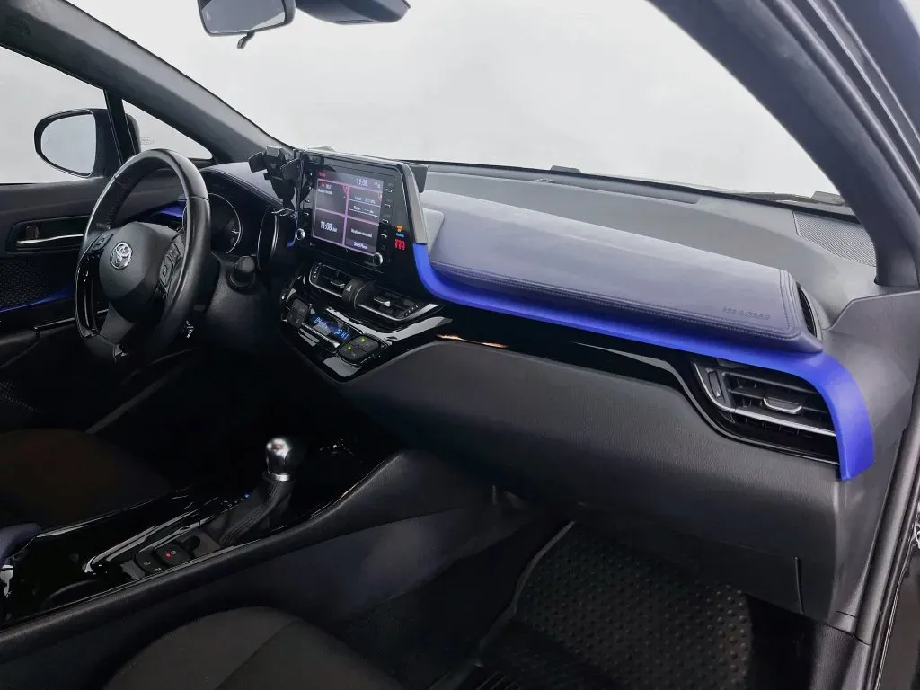 Toyota C-HR photo 33