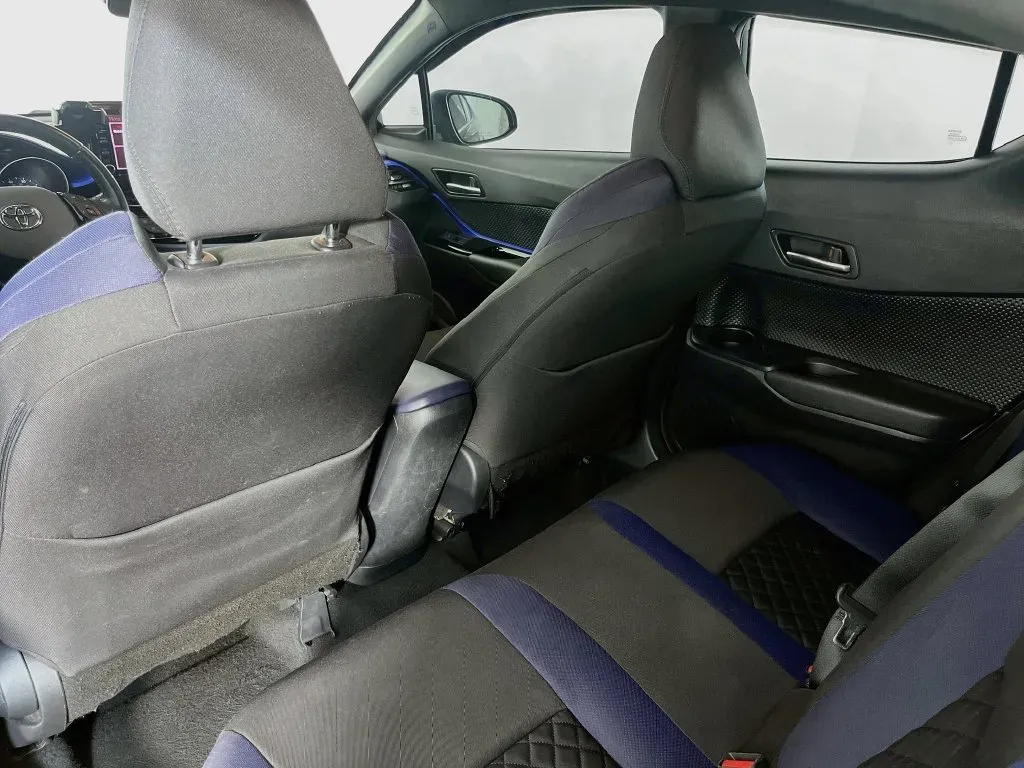 Toyota C-HR photo 31