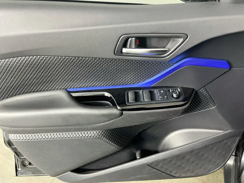 Toyota C-HR photo 25