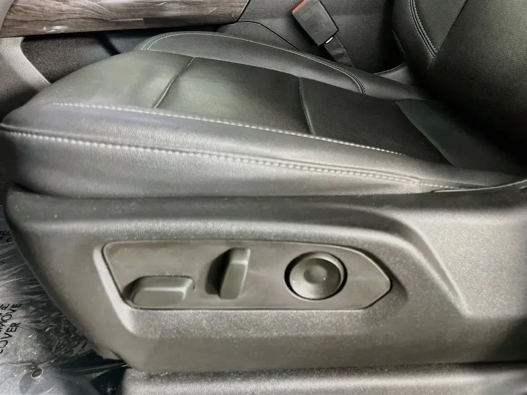 Chevrolet Silverado photo 25